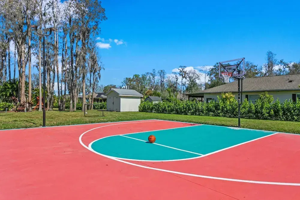 Waterfront Pool Pickleball Basket Sleeps 18