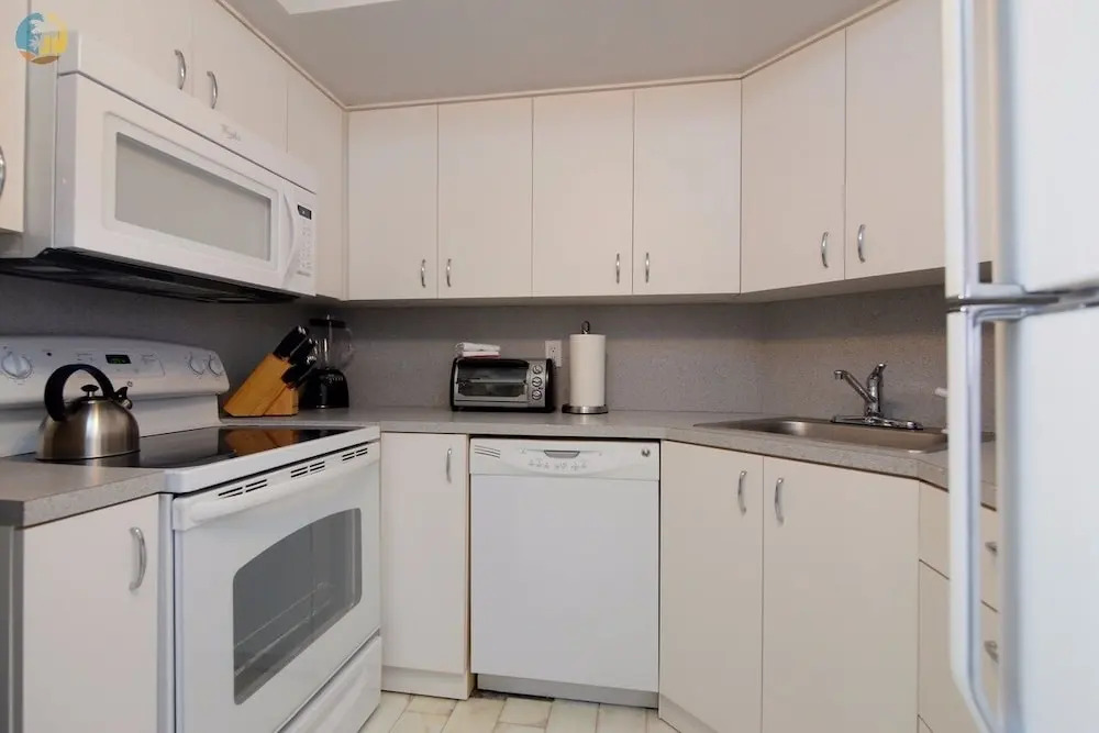 Alexander 1119 2 Bedroom Apts by RedAwning