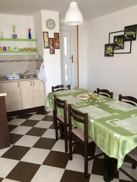 Holló Guesthouse , Vendégház Eger