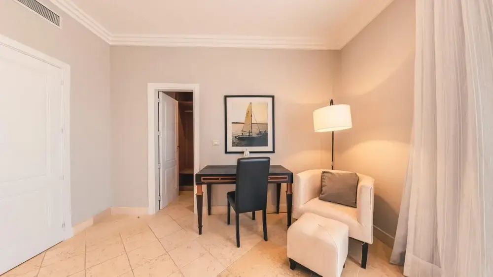 Spacious One-bedroom at Fishing Lodge w Balcony D59