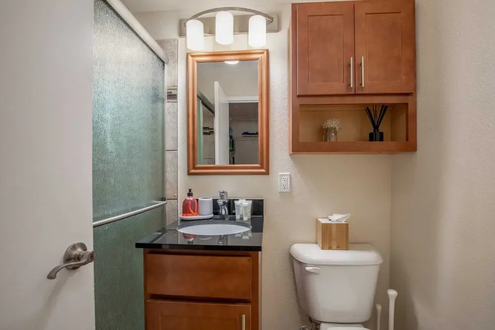Cozy DT Apts with Full Kitchen by Zencity