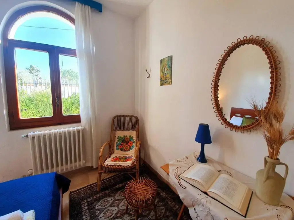 Villa immersa nel verde, spiaggia a 200m