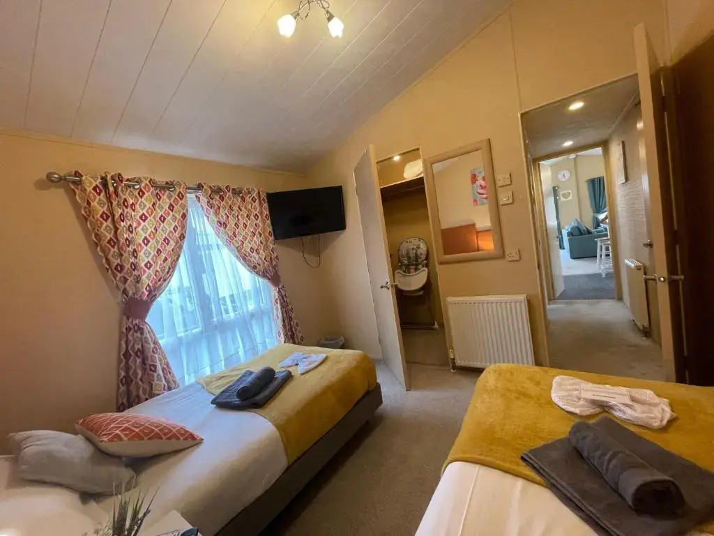 Luxury Lakeside Lodge L2 with Hot tub situated at Tattershall Lakes Country Park