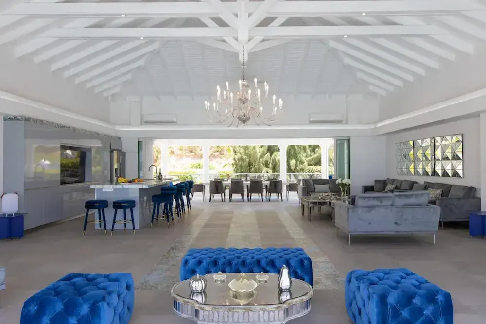 La Perla Estate - 7 BR Luxury Beachfront Villa with utmost privacy