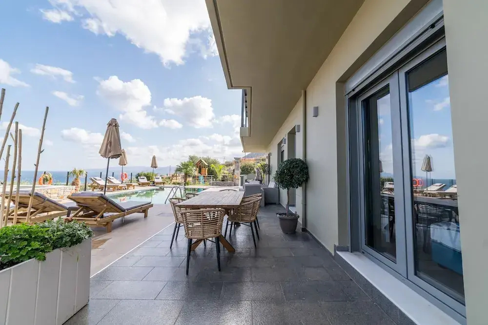 Villa Constandinos - Private Pool - Sleeps 8
