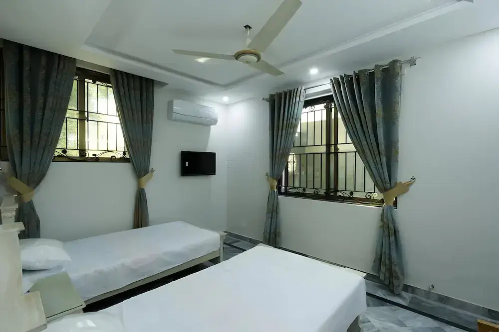 Midways Guest House and Hotels