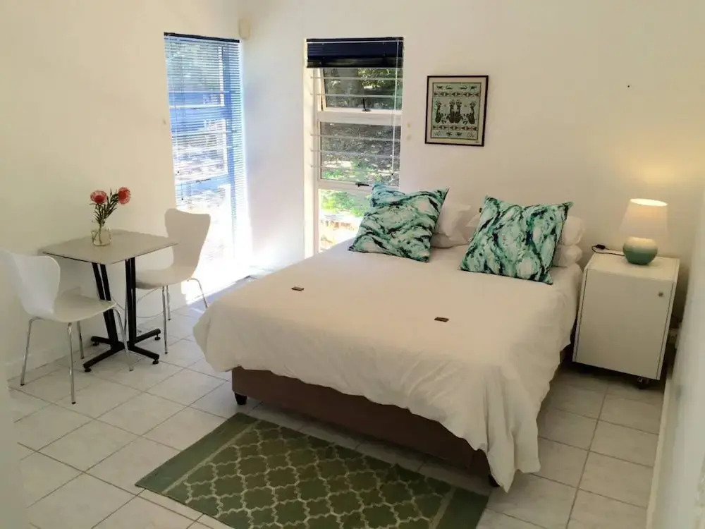 Camps Bay 1 Bedroom Nature Cottage With Views