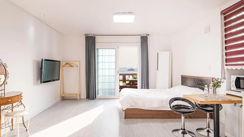 Yeosu Arens Pension