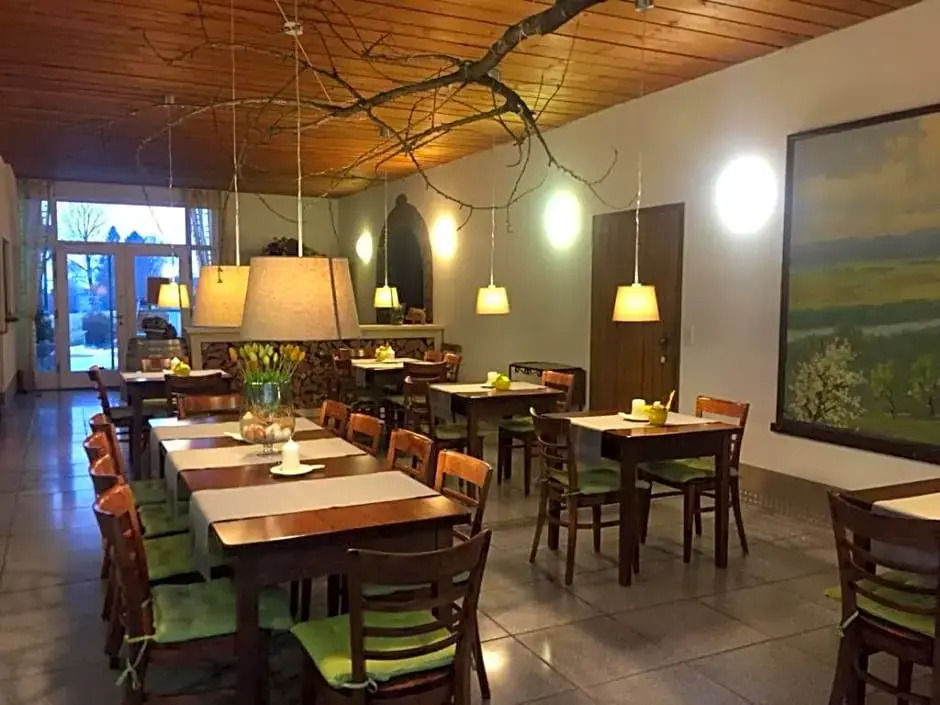 Lug ins Land Restaurant & Ferienwohnungen