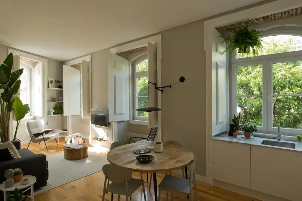 Update Urban Chic Flat in 19th Century Building 2 Bedrooms & 2 Bathrooms & AC Central Alfama District