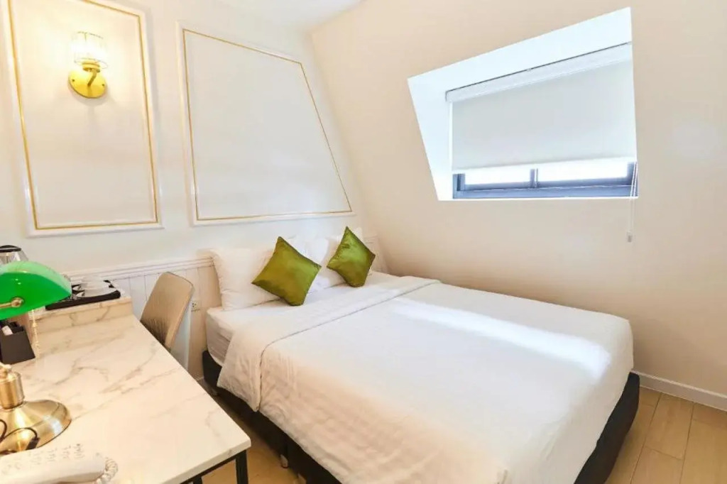 Rose Apple Hotel