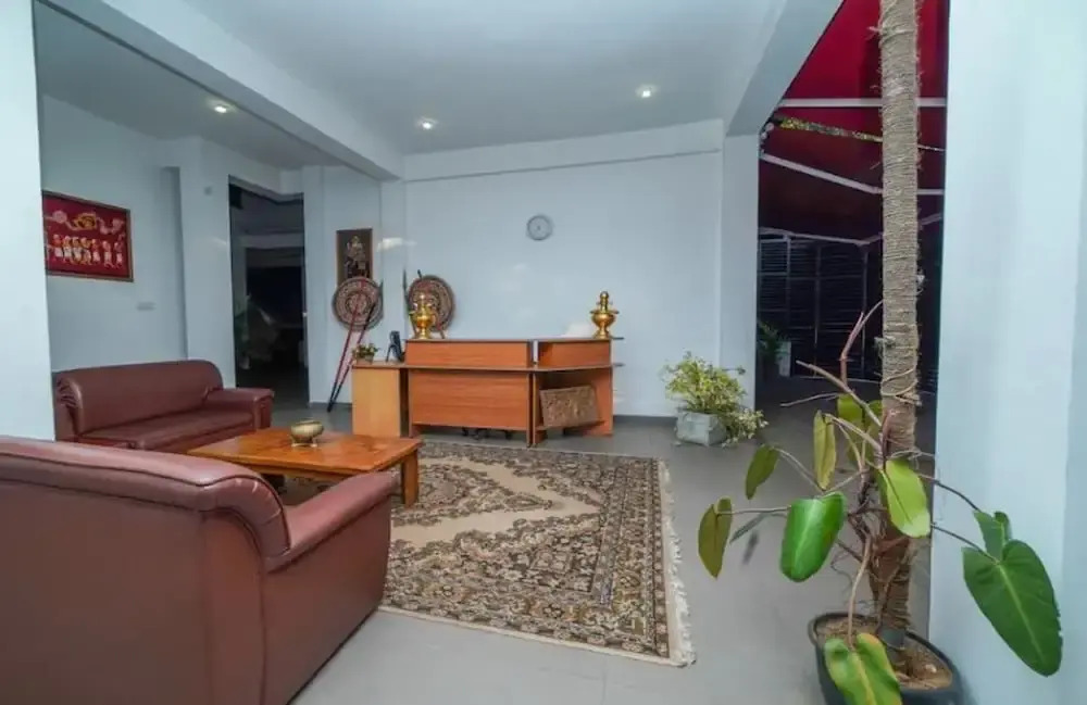 OYO 557 De Mansion