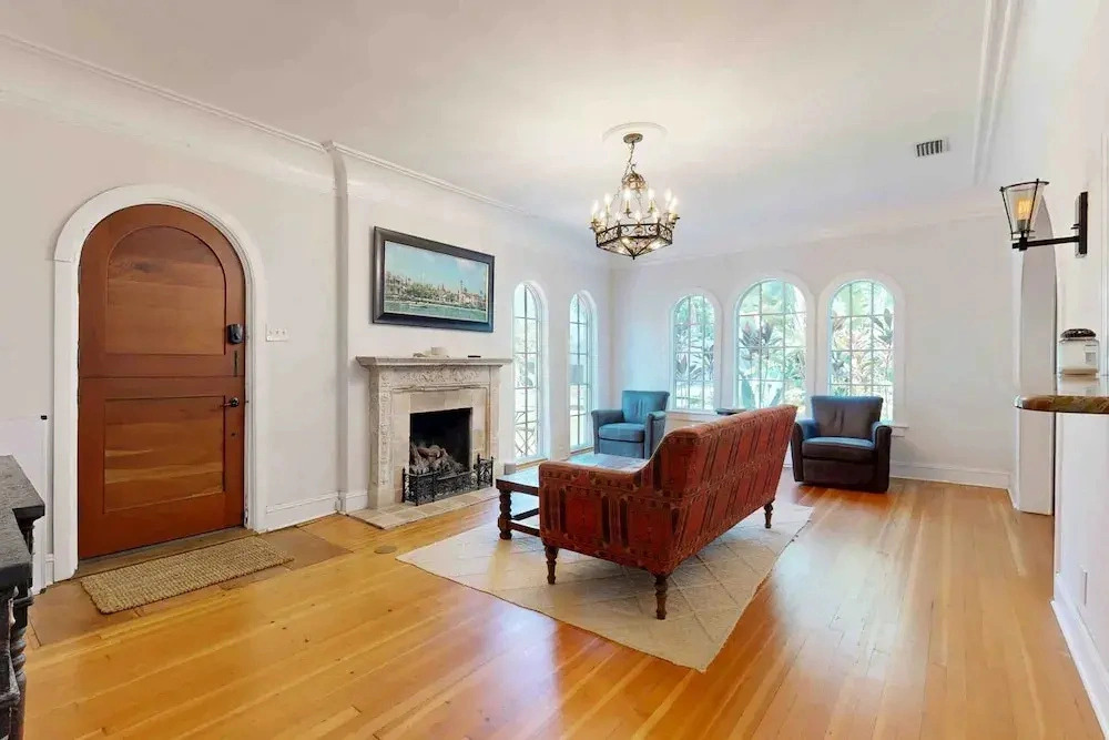 Charming Spanish-style Home in Davis Shores Walk to Downtown, Beach & Local Fun