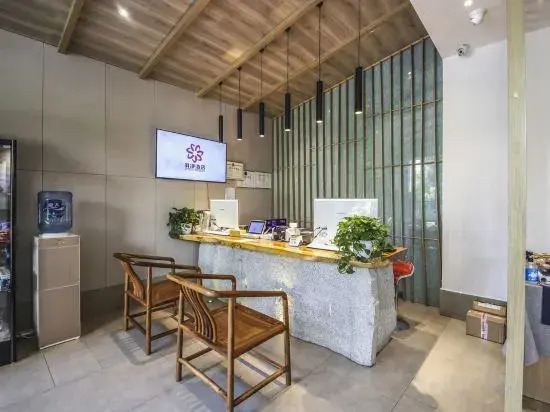 Zhengzhou Jujing Hotel