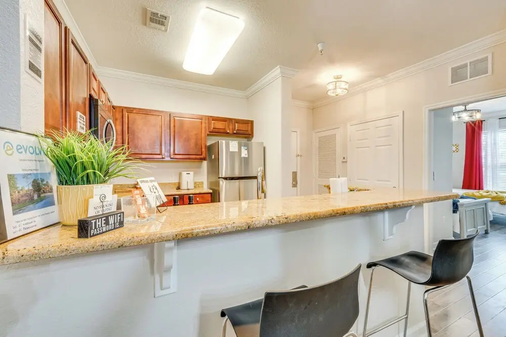 10 Mi to Disney World: Modern Condo w/ Resort Pool
