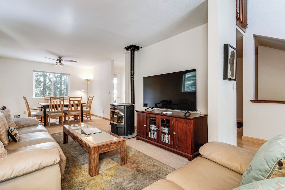 Ski, Golf & Hike! Incline Village Family Home