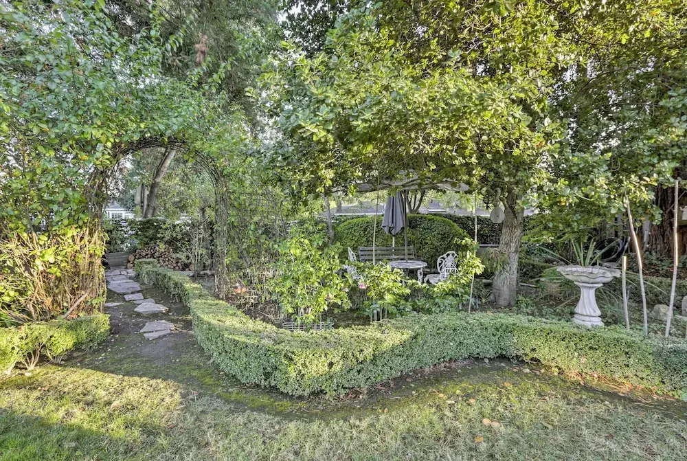 Updated Menlo Park English Tudor Garden Cottage!