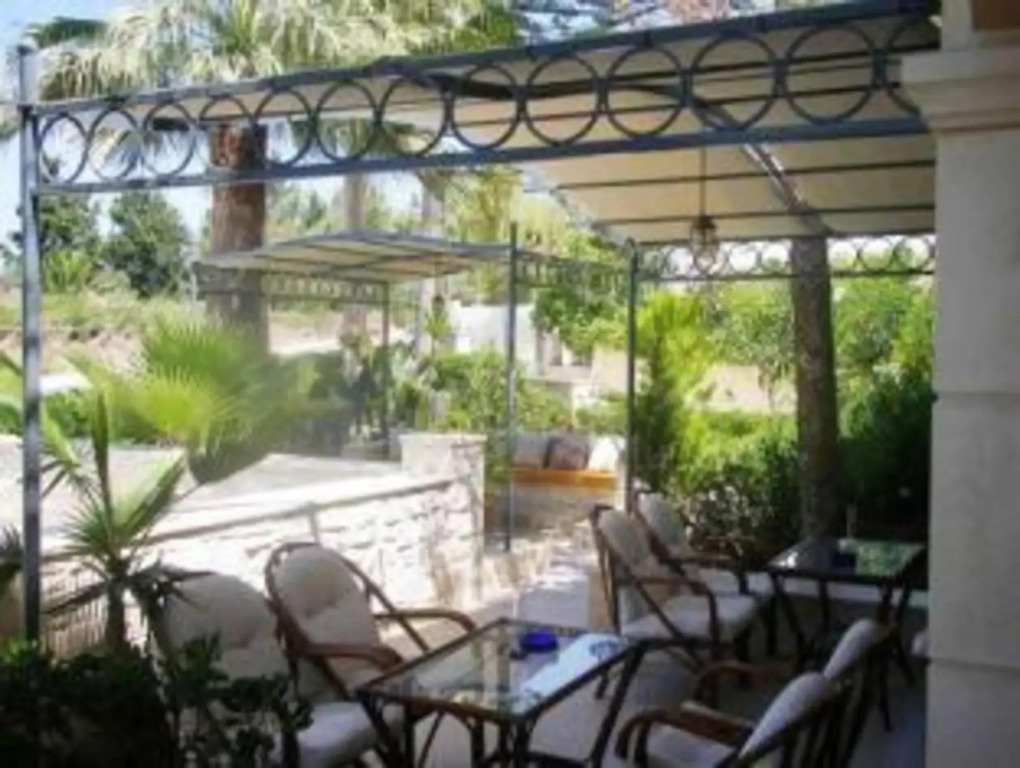 La Stella Suites