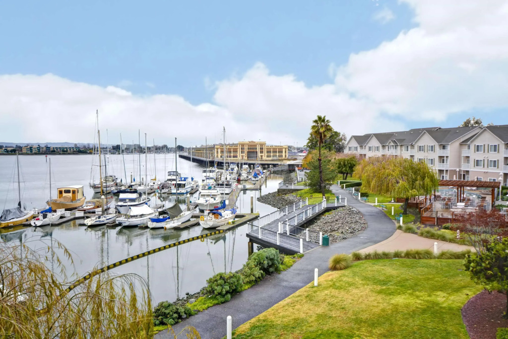 Homewood Suites by Hilton - Oakland Waterfront