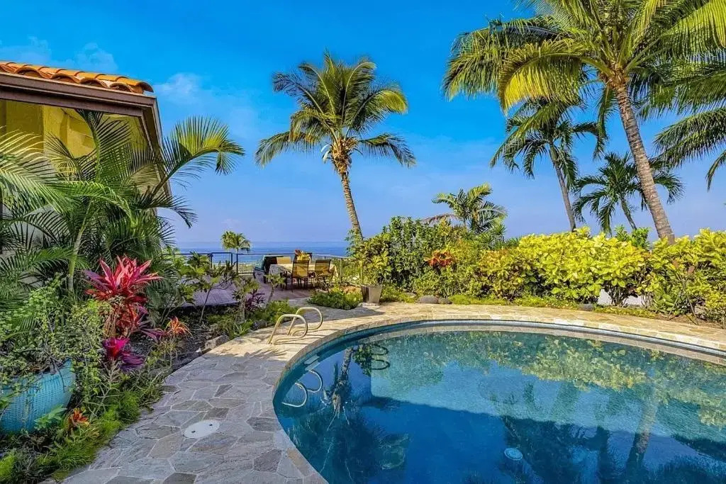 Large Ocean View One BR Guest House