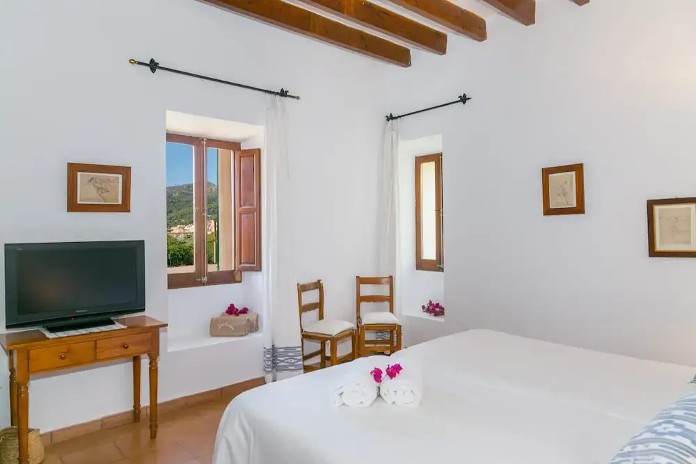 Historical house Mallorca pool wifi aircon/heat