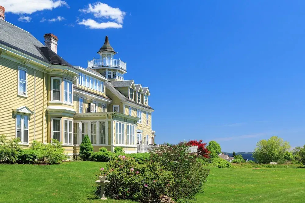 Captain Nickels Inn