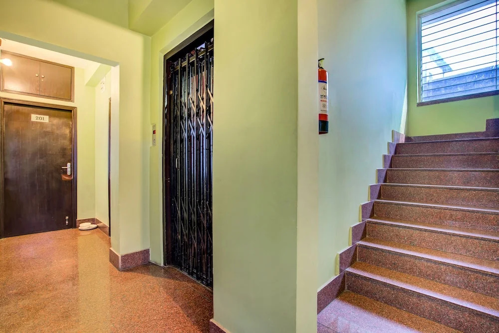 OYO Flagship 604 Ballygunj Kolkata