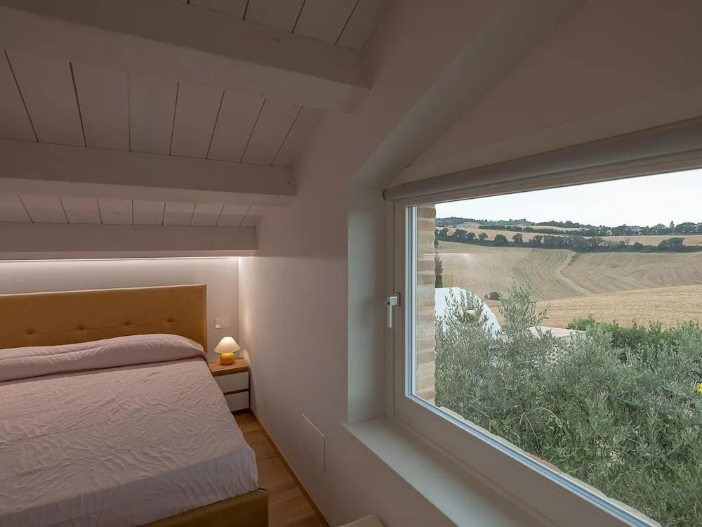 Spacious Stay in Montelupone
