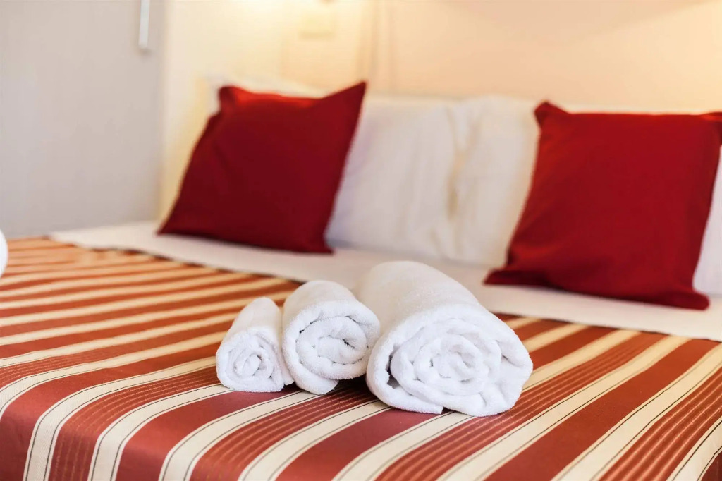 Color Metropolitan Family Hotel