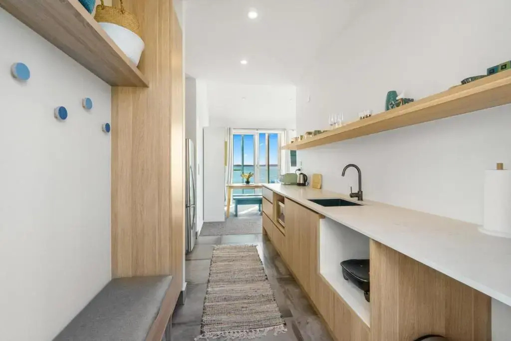 Harbour View - Westmere Holiday Apartment