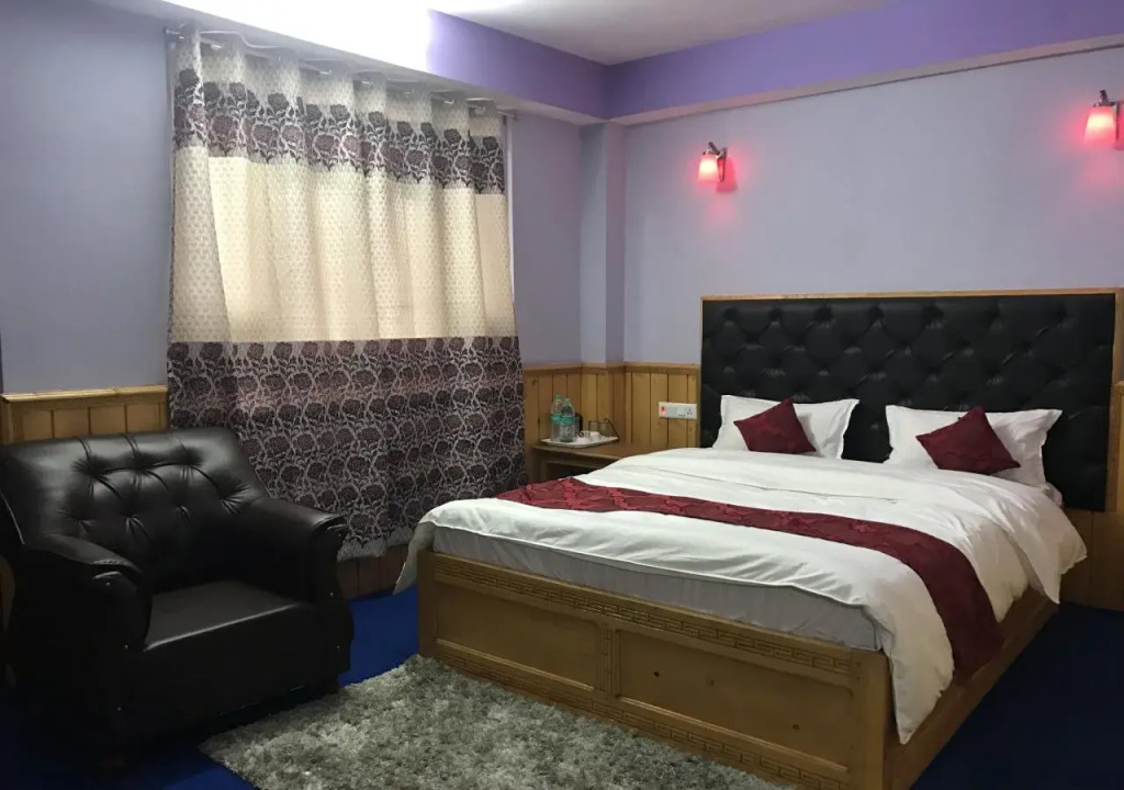 Hill Hotel Lachhung