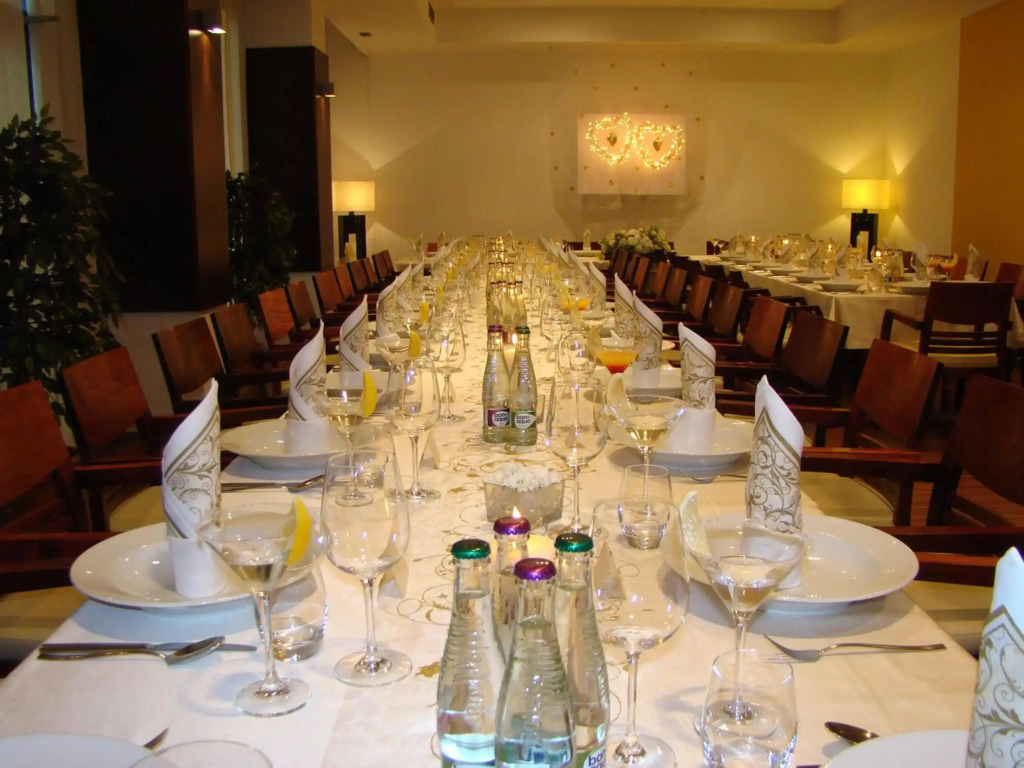 Aston Hotel