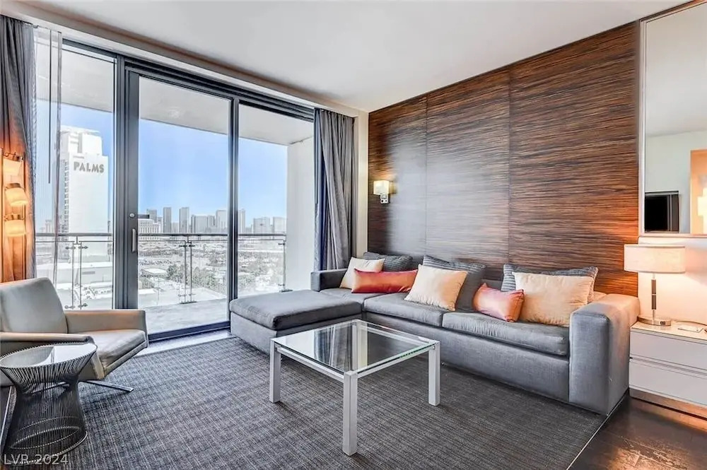 Charming High Floor Strip Views Palms Studio 30306