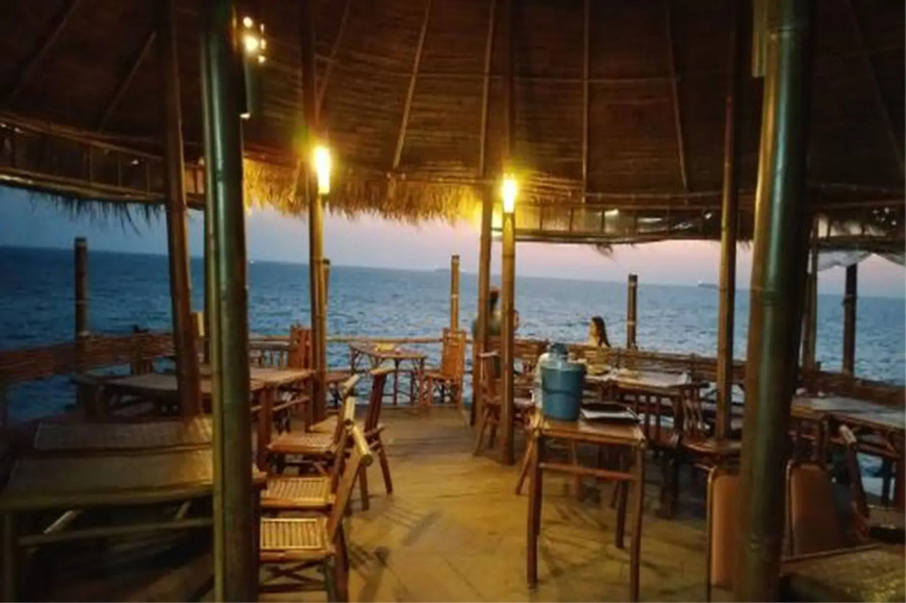 Pareehut Resort Koh Sichang