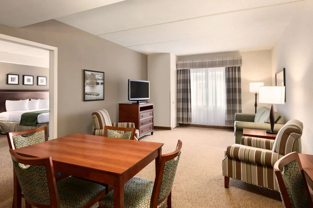 Country Inn & Suites by Radisson, Buffalo South I-90, NY