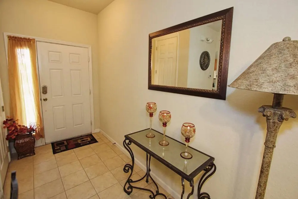 2633 Trafalgar Village