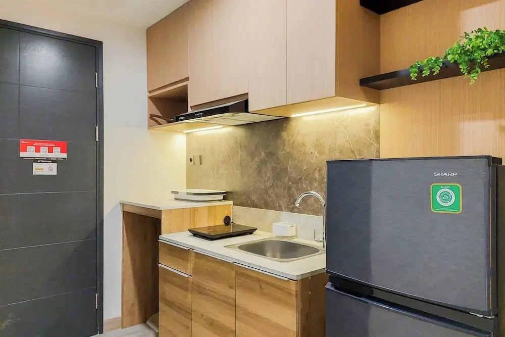 Restful And Cozy Stay Studio With Balcon At Collins Boulevard Apartment
