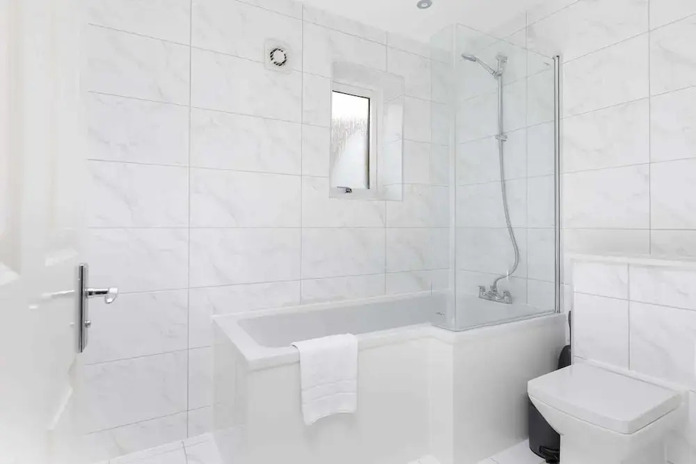 Modern 2 Bed, for up to 4, Excel/city Airport
