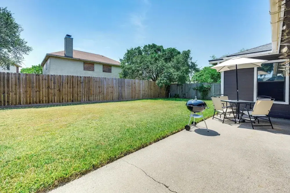 Pet-friendly Corpus Christi Home: 12 Mi to Beach!