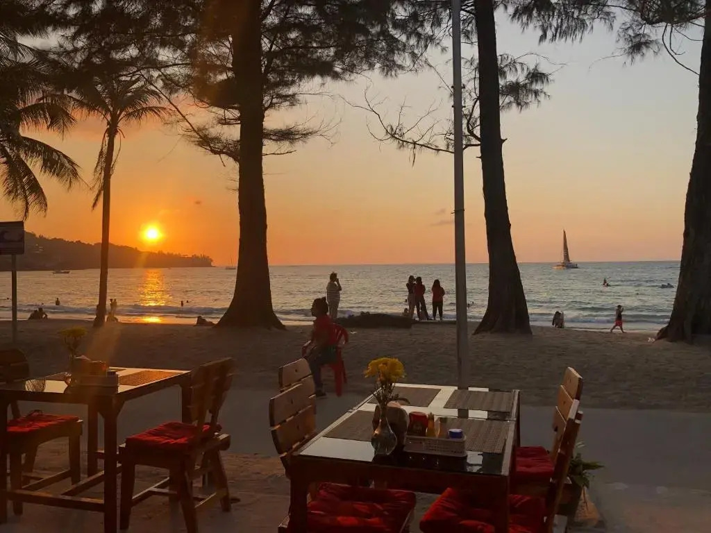 Dengs kamala beach Guesthouse