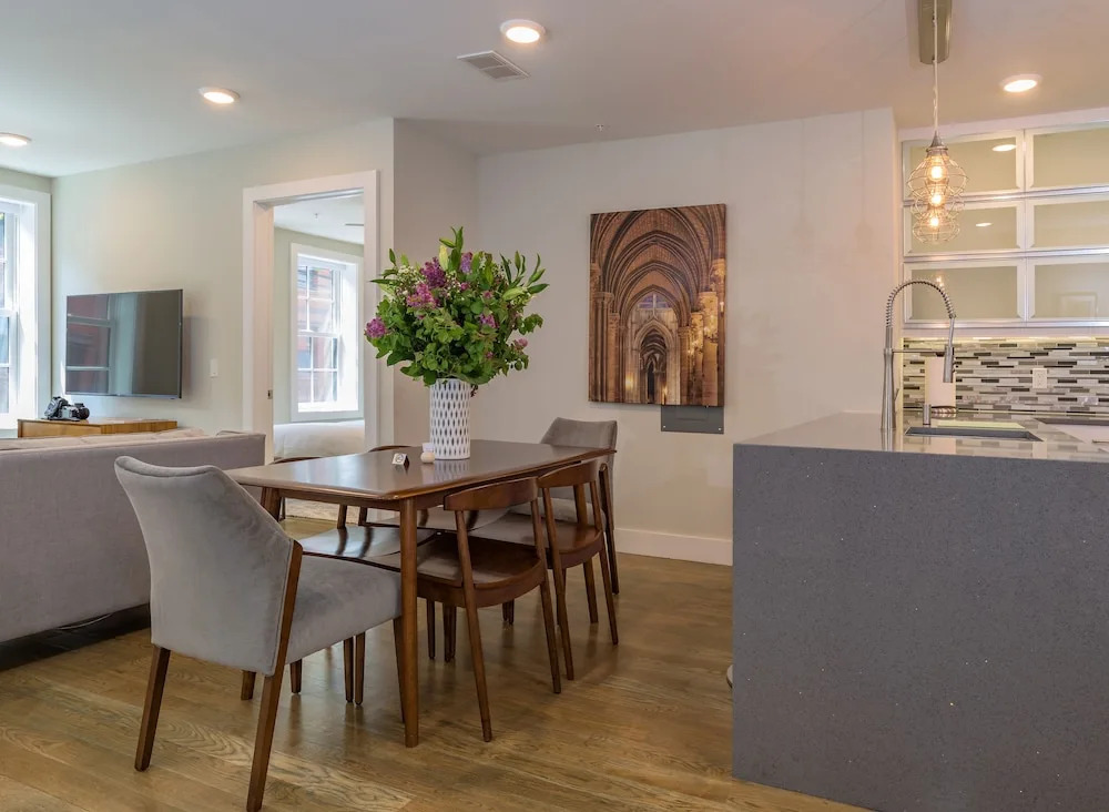 Deedee's Lofts at Grove II