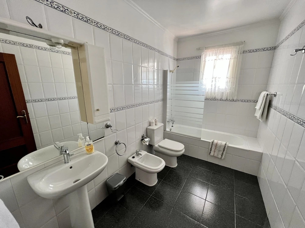 Classic Tranquil Madeiran 4-Bedroom Villa Funchal