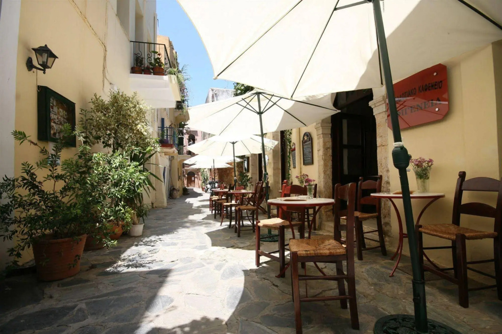 Ifigenia Rooms & Studios