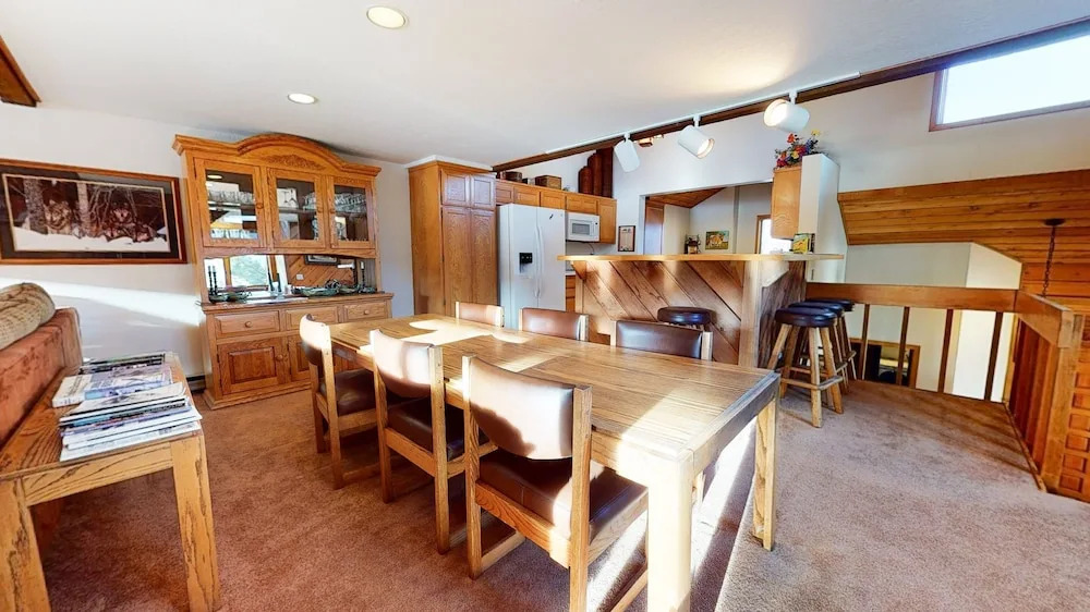 Snowcreek III 448 Pet-Friendly, Spacious and Bright, Gorgeous Meadow Views by RedAwning