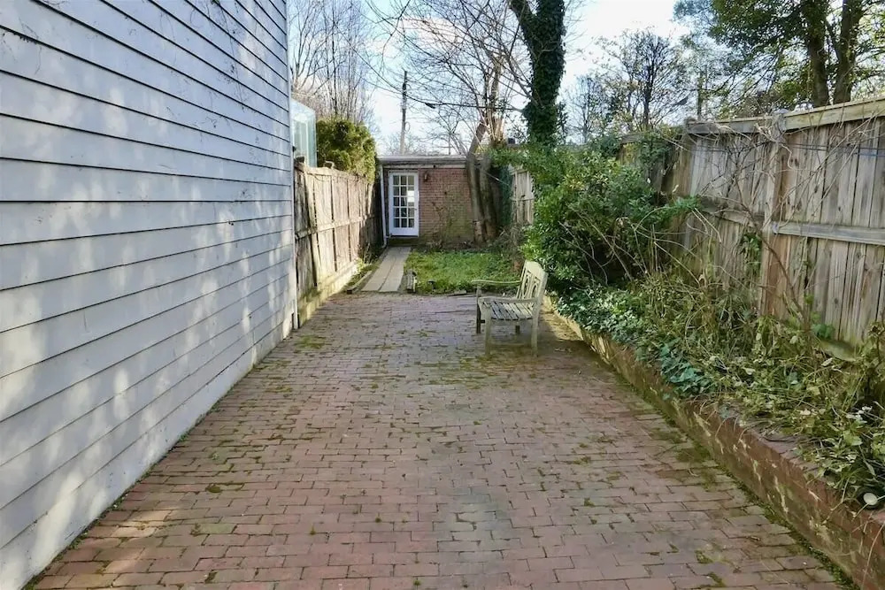 Georgetown Cobblestone Cottage - Private Parking