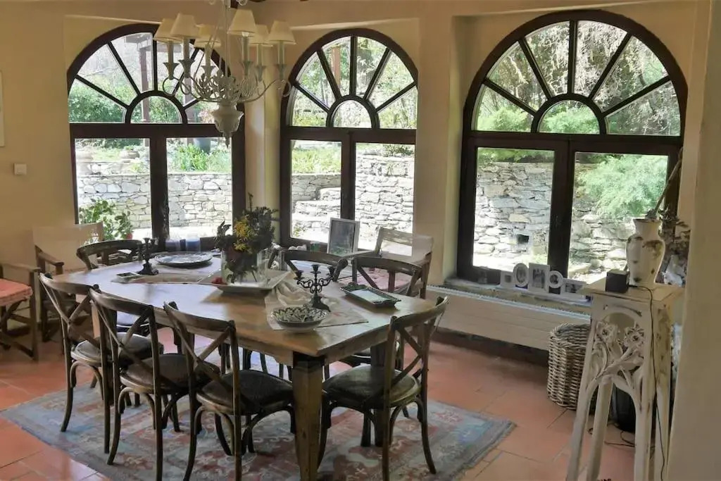 Wonderful 4 Bedroom Villa & separate guest house Villa Thalia