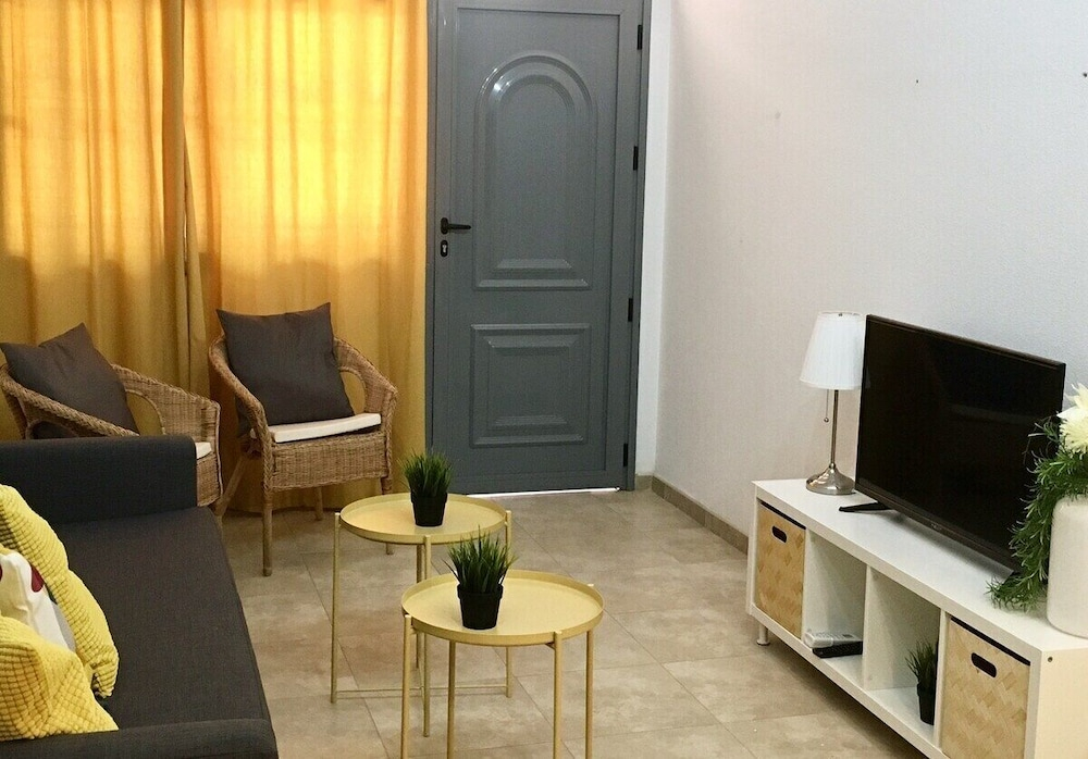 Enjoy life in our apartment. Wifi Parking