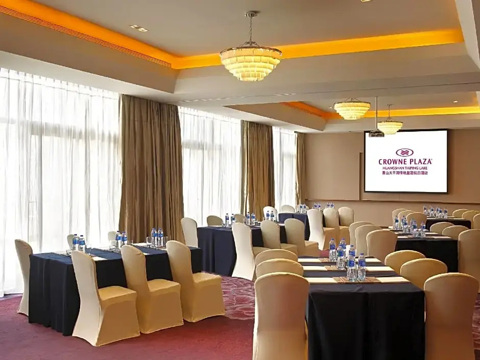 Crowne Plaza Huangshan Taiping Lake