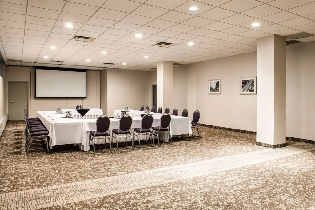 Clarion Hotel & Suites