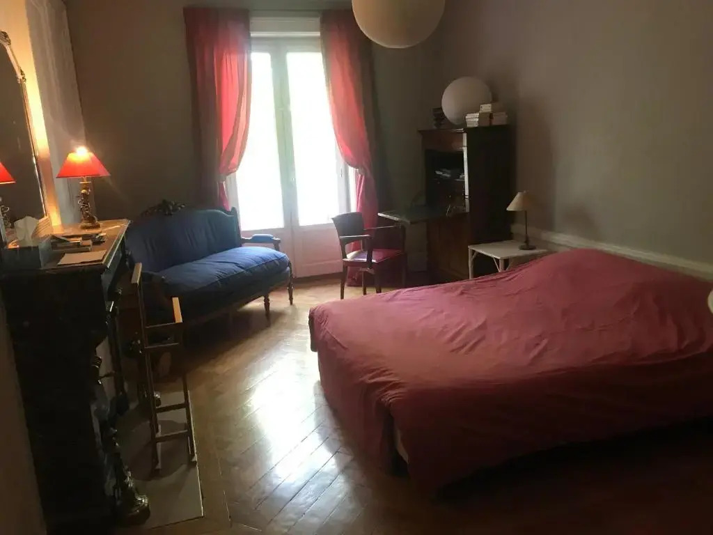 Berges du Rhone/ Chambre Avec Balcon (Adults Only)